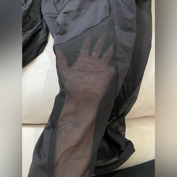Lululemon Gear Up Crop 17” Black Mesh Details Leggings Size 8 - Picture 13 of 13